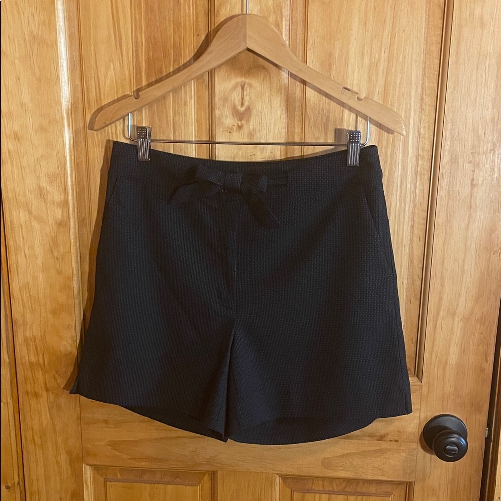WHBM Black Tiny Pin Stripe Dotted Chino Shorts, EUC